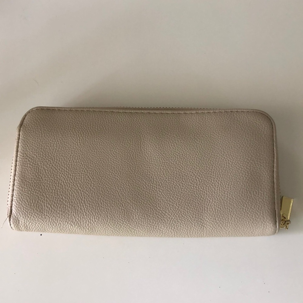 Nude wallet